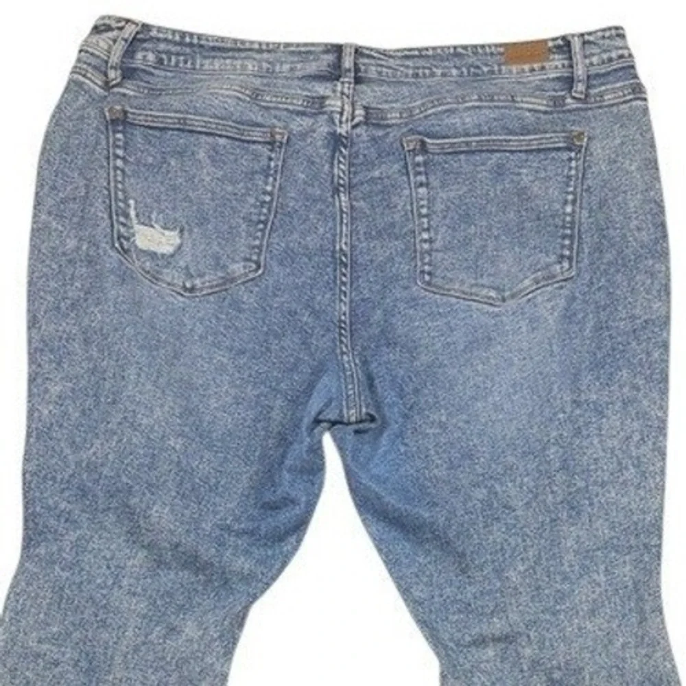Judy Blue Boyfriend Fit Distressed Acid Wash Blue Jeans 24W JB88281 High‎ Rise